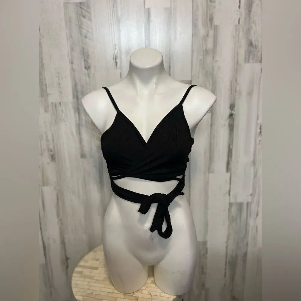 Black crop top
